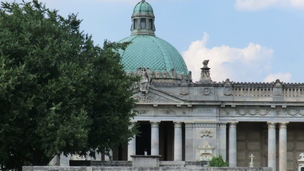 Il Cimitero della Certosa: alla ricerca delle sculture