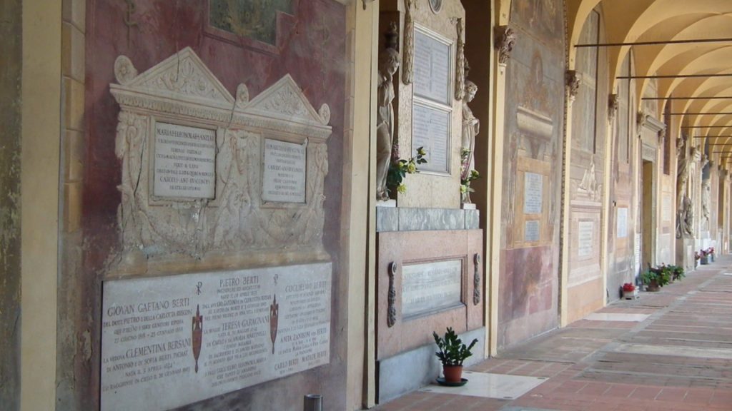 Il cimitero monumentale della Certosa: tra arte e esoterismo
